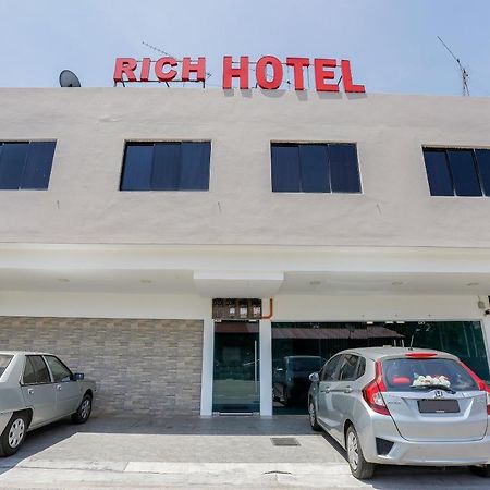 Super Oyo 89495 Rich Hotel Johor Bahru Exterior photo