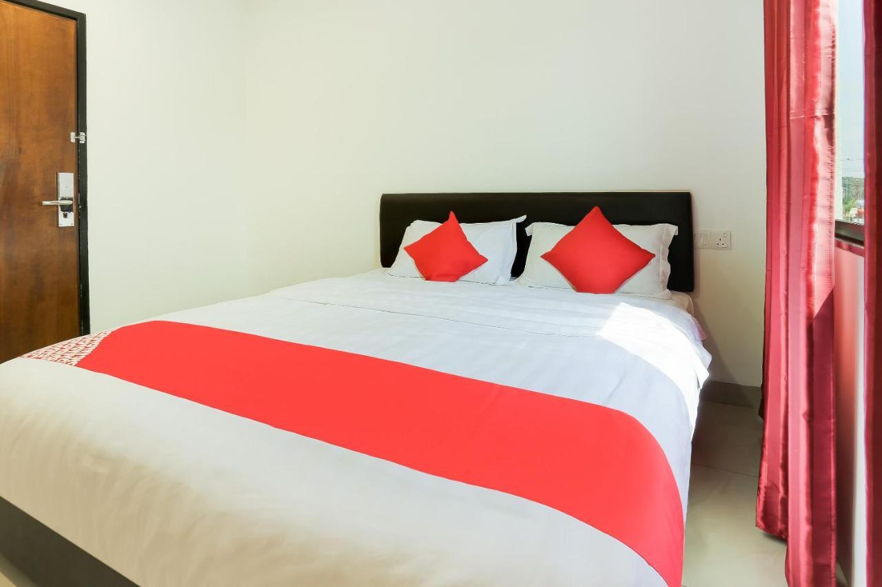 Super Oyo 89495 Rich Hotel Johor Bahru Exterior photo