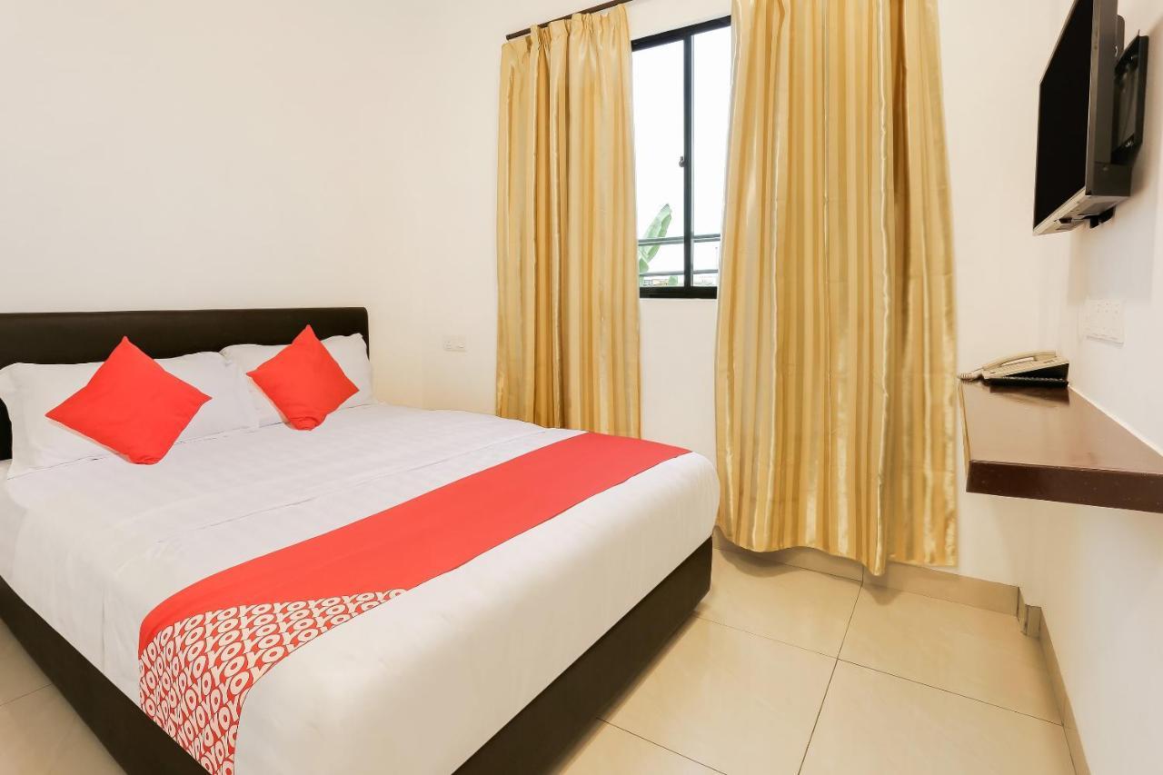 Super Oyo 89495 Rich Hotel Johor Bahru Exterior photo