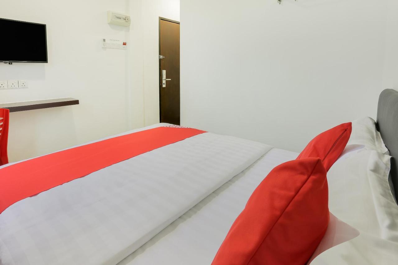 Super Oyo 89495 Rich Hotel Johor Bahru Exterior photo